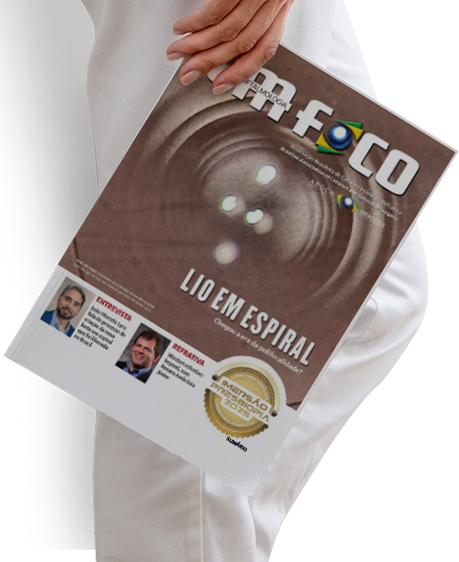 of 213 segurando revista